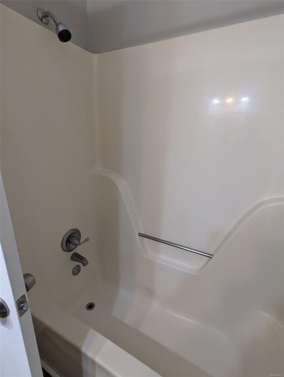 Building Photo - 536 Hollow Wood Rd