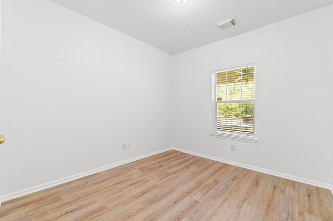 Building Photo - 255 Genesee Ridge Ct