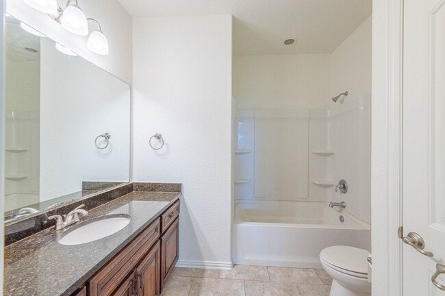 Building Photo - 4 Bedroom 2 Bathroom Ready to rent April 1st, 2026