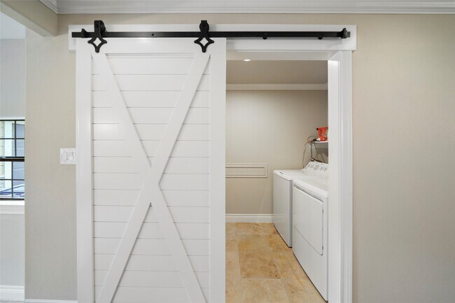 Building Photo - 143 Linnwood Dr