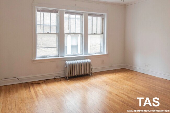 Building Photo - 3902 W Argyle St