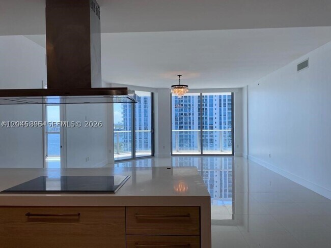 Building Photo - 17301 Biscayne Blvd