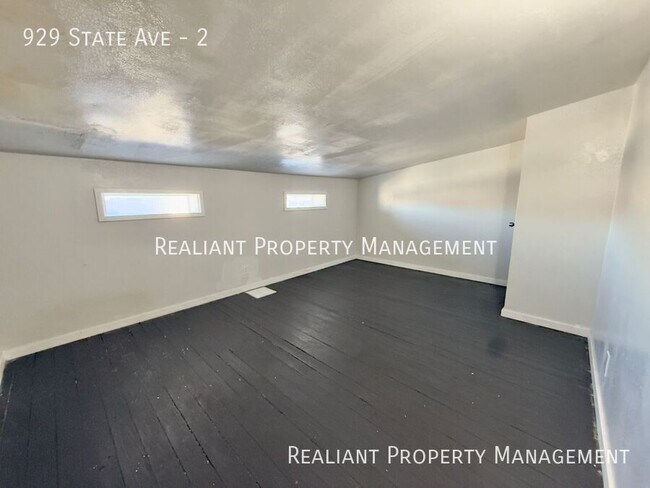 Building Photo - 929 State Ave