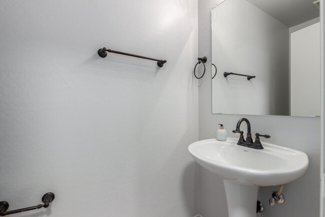 Building Photo - 2574 E Meadow Mist Ln