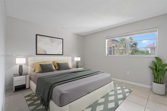 Building Photo - 7330 SW 82nd St