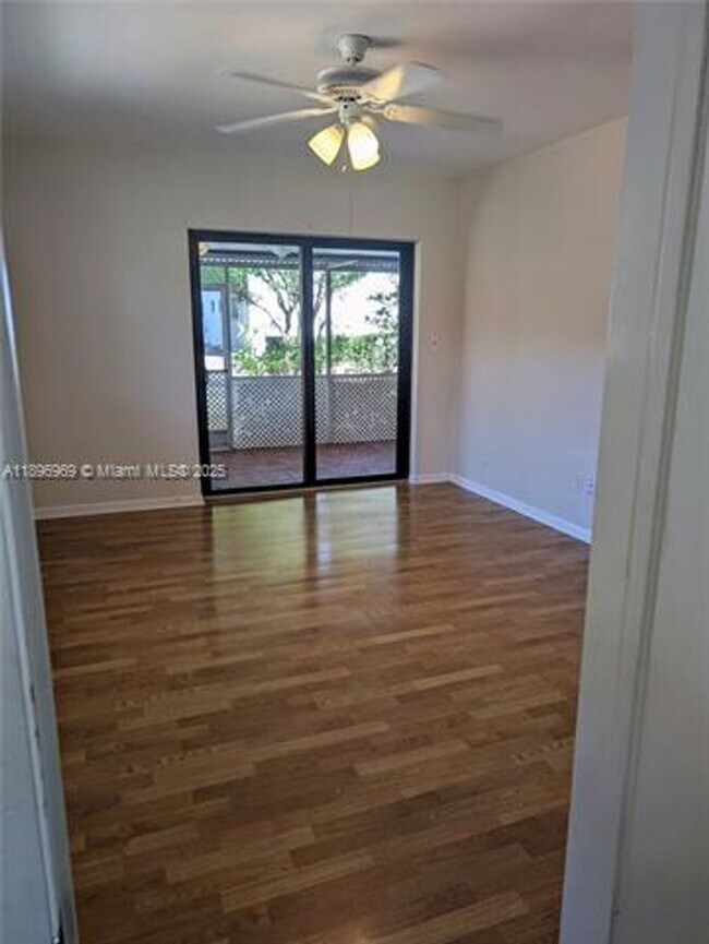 Building Photo - 850 Benevento Ave