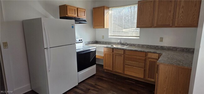 Building Photo - 1235 Bellows St