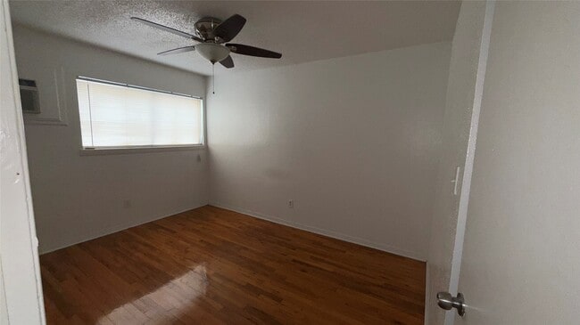 Building Photo - 4921 Crawford St