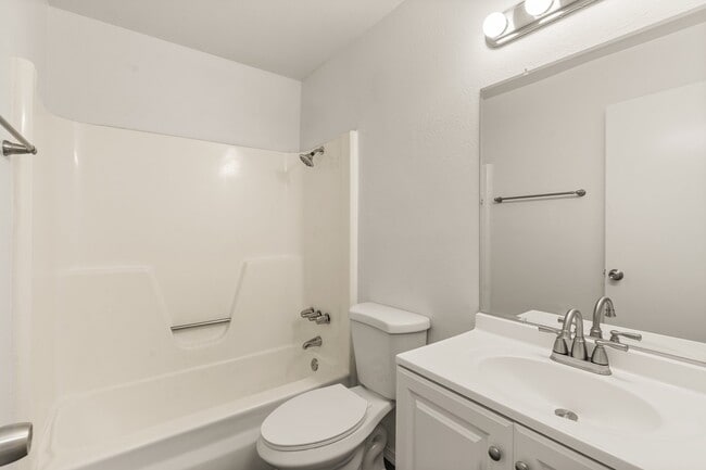 Building Photo - 1730 Arlene Rd SE