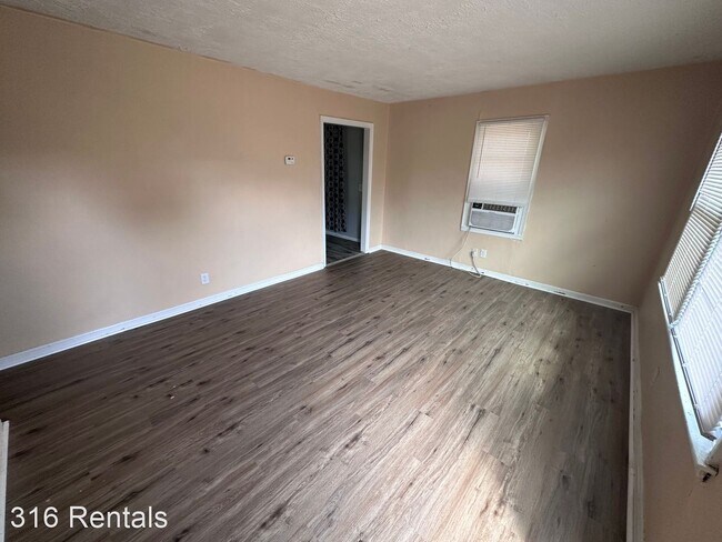 Building Photo - 2 br, 1 bath House - 1307 N Erie