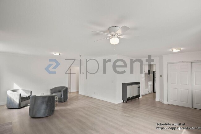 Building Photo - 21623 Baywood Ave