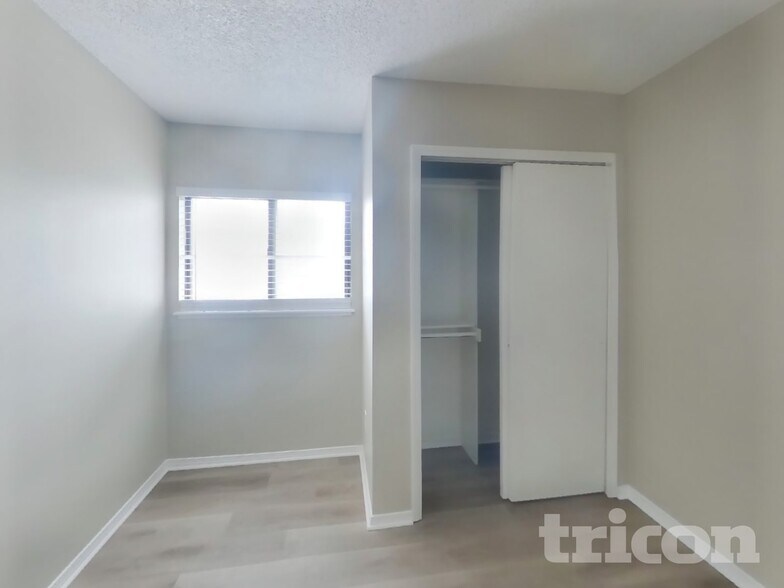 Building Photo - 3370 Bridgewater Dr