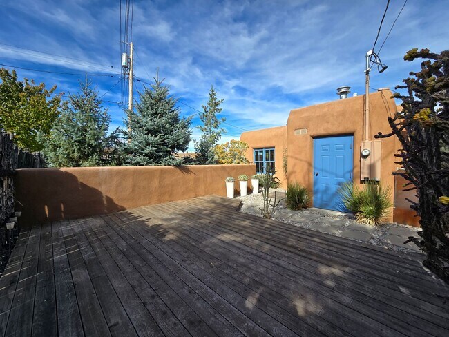 Building Photo - 624 Alto St