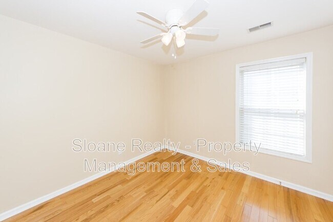 Building Photo - 112 Tanglewood Cir