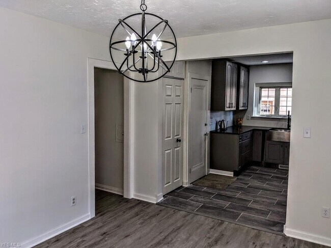 Building Photo - 3553 Ingleside Rd