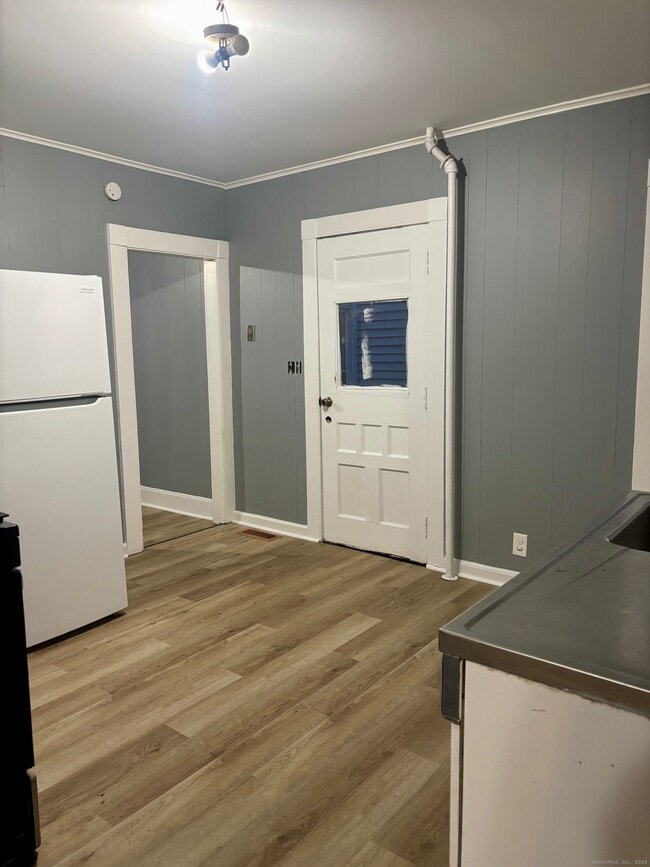 Building Photo - 35 James St