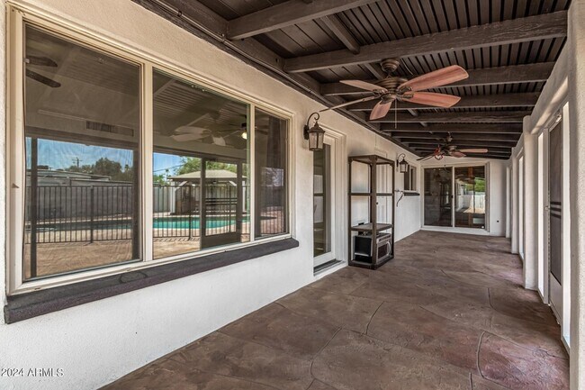 Building Photo - 7667 E Cactus Rd