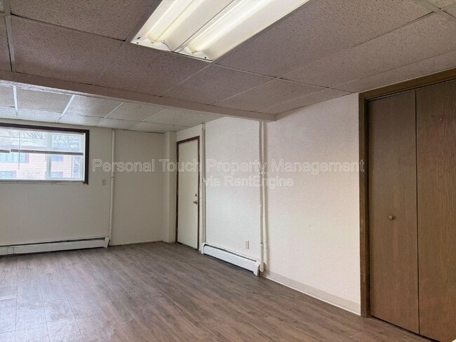 Building Photo - 911 Western Rd