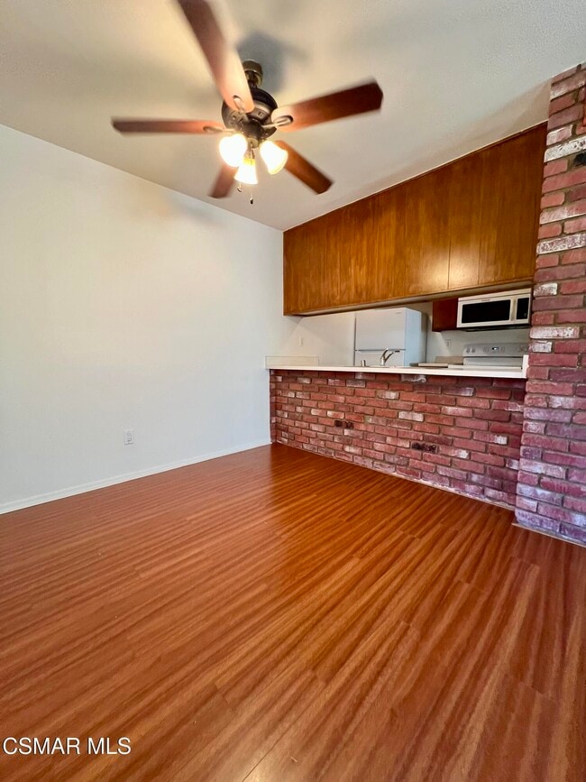Building Photo - 28510 Conejo View Dr