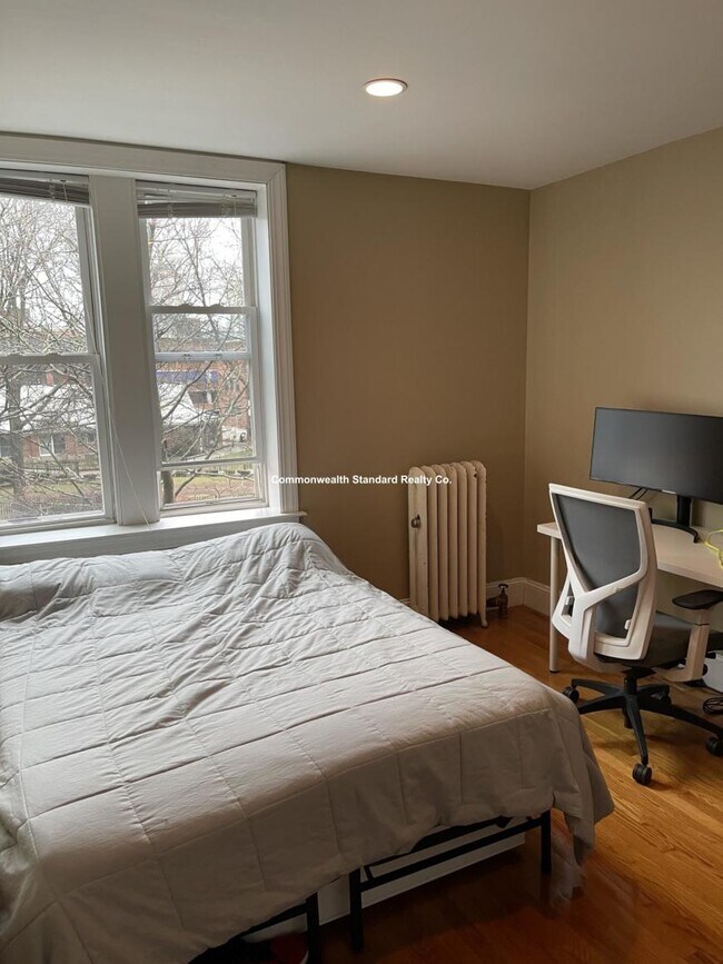 Building Photo - 4 bedroom in Brookline MA 02446