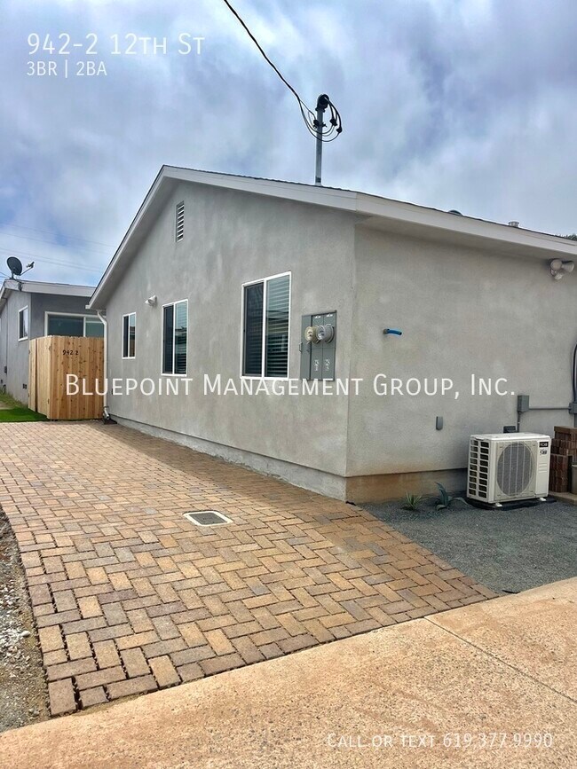 Building Photo - 942 12th St