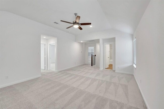 Building Photo - 32455 Sunbeam Dr