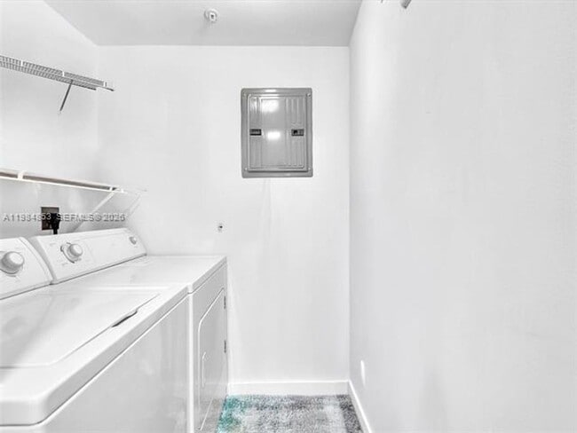 Building Photo - 17150 N Bay Rd