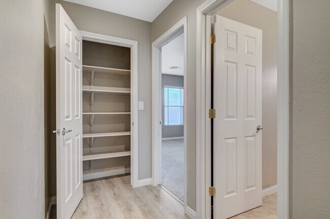 Building Photo - 1st MONTH FREE! Lone Mountain Heights Luxu...