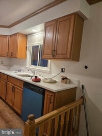 Building Photo - 16 Sherwood Ln