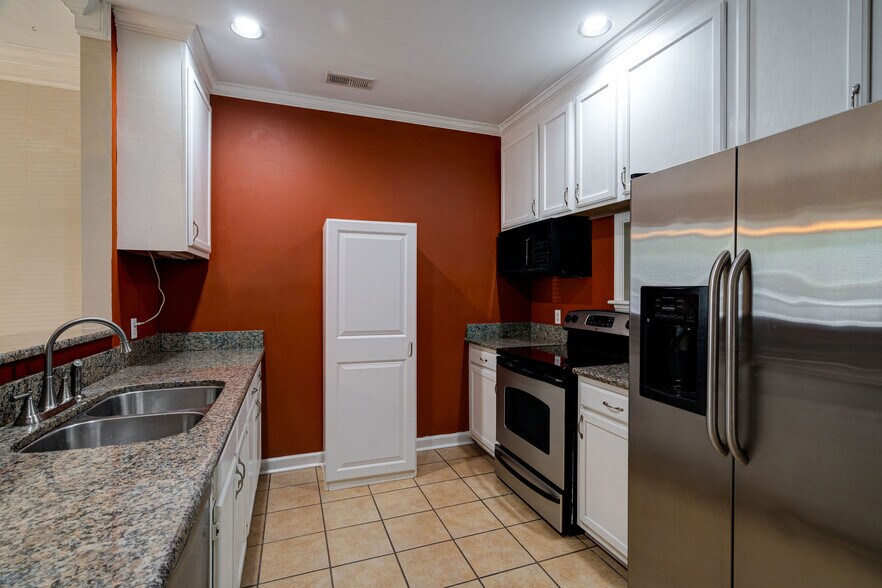 Building Photo - 5813 Wrightsville Ave