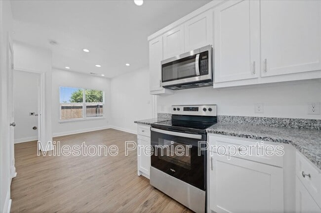 Building Photo - 3308 Moulton St
