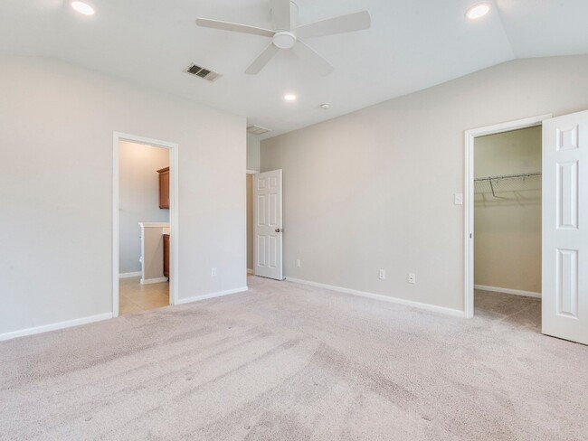 Building Photo - 141 Linden Ln