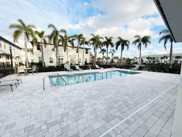 Building Photo - 3939 SE Mentmore Ln