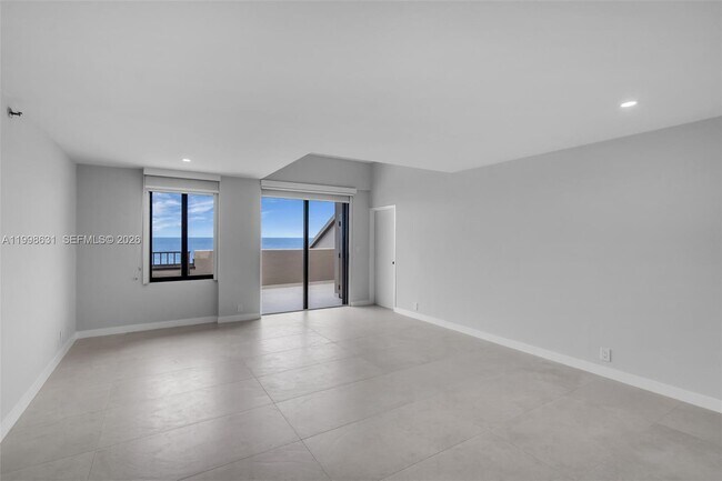 Building Photo - 251 Crandon Blvd