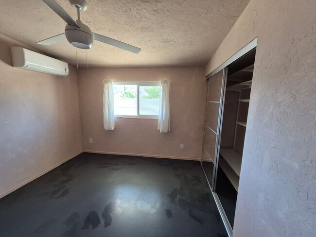 Building Photo - Custom Gem in 29 Palms!