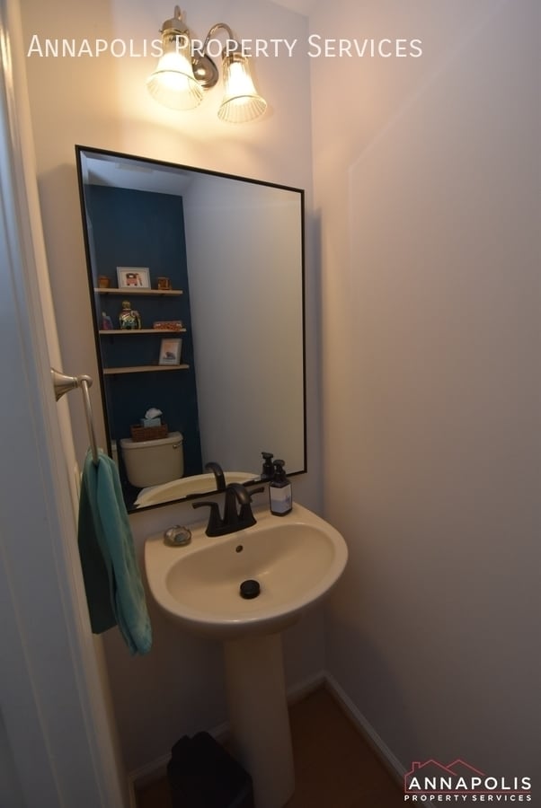 Building Photo - 2808 Traxler Ct