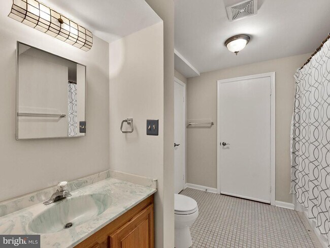 Building Photo - 3044 Emerald Chase Dr
