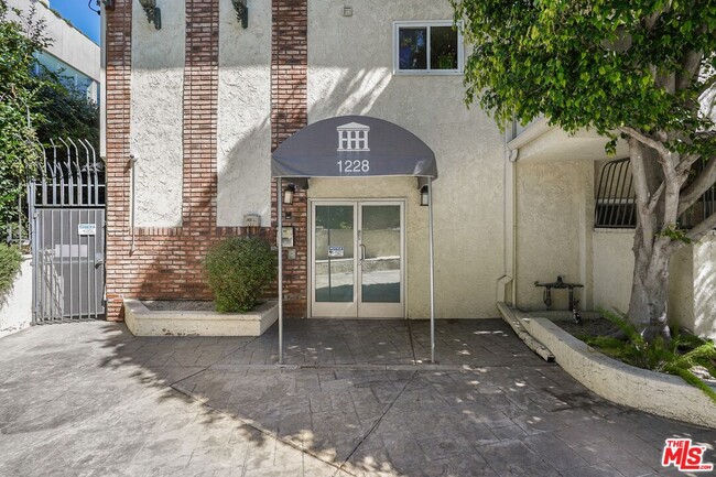 Building Photo - 1228 N La Cienega Blvd