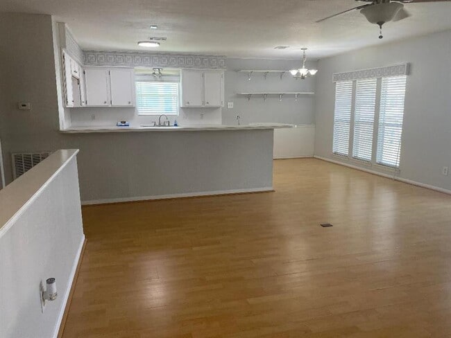 Building Photo - 19 N White Heron Dr