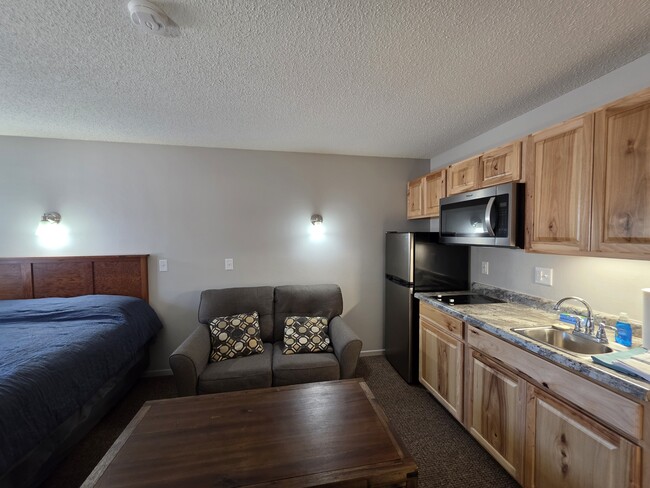 Building Photo - 590 Spruce