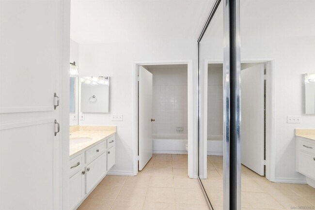 Building Photo - 13063 Wimberly Square