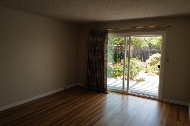 Building Photo - 21590 Fitzgerald Dr