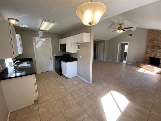 Building Photo - 4906 Adonis Dr