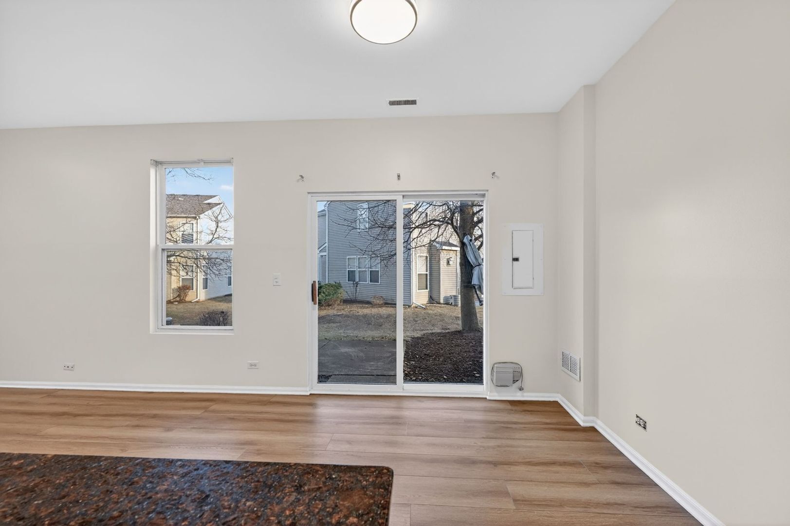 Building Photo - 708 Meadowridge Dr