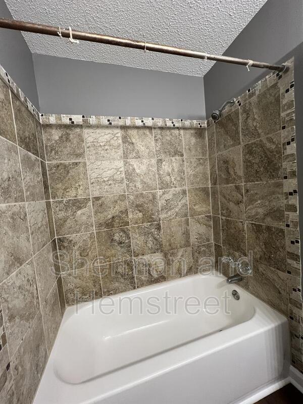 Building Photo - 2714 Fair Oak Ct