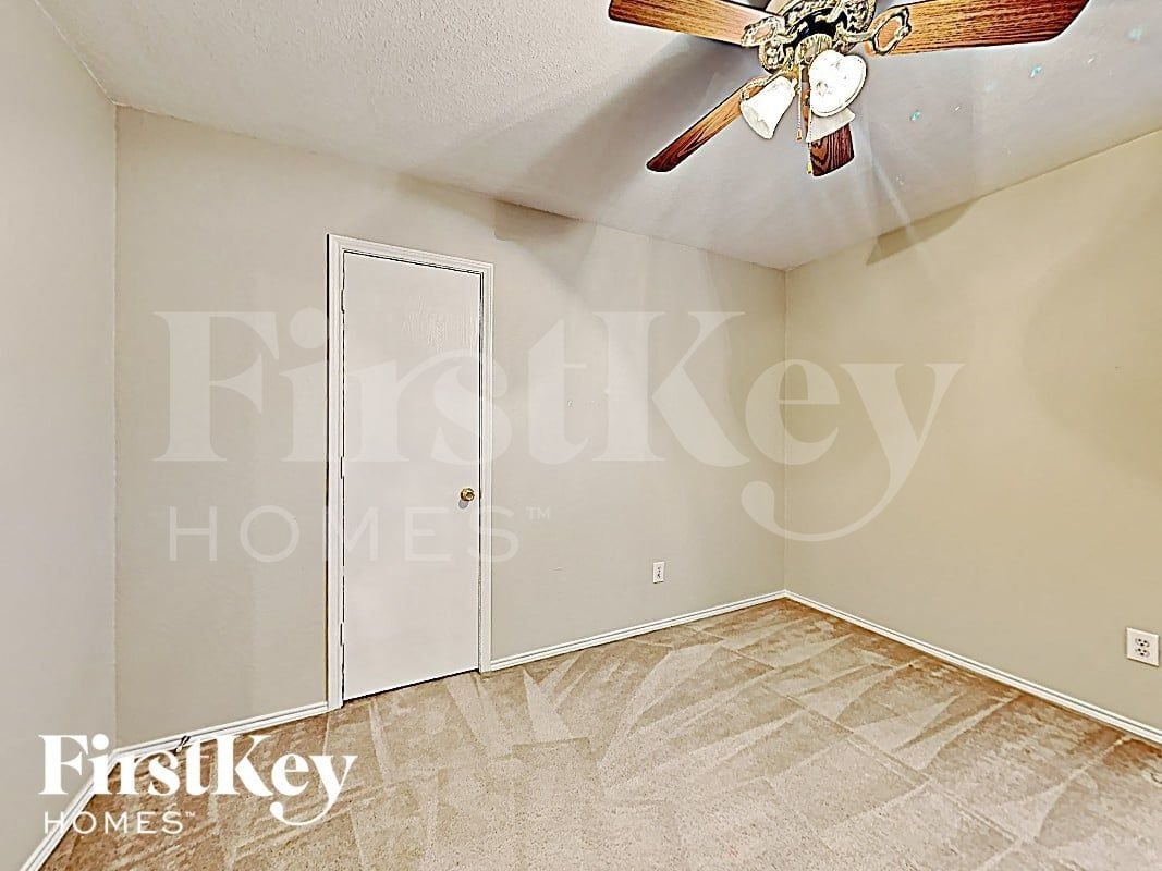 Building Photo - 6933 Meadow Way Ln