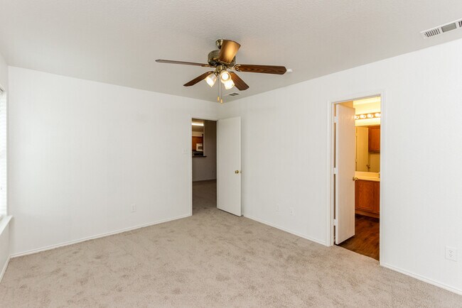 Building Photo - 101 Kennedy Dr