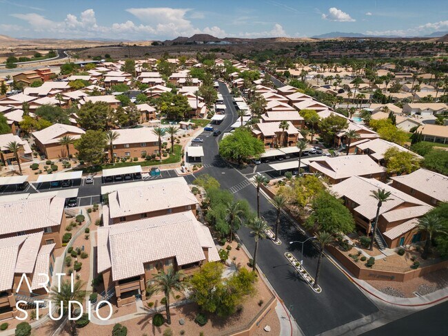 Building Photo - 2BR/2BA Condo in Rock Springs II - Small Pets Welcome