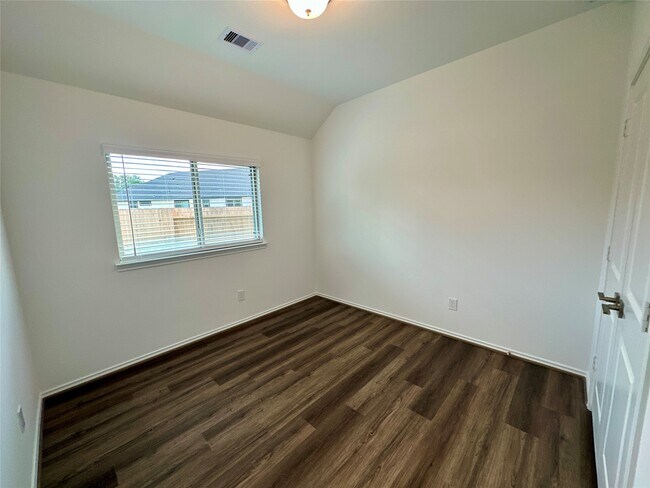 Building Photo - 31900 Retama Ranch Ln