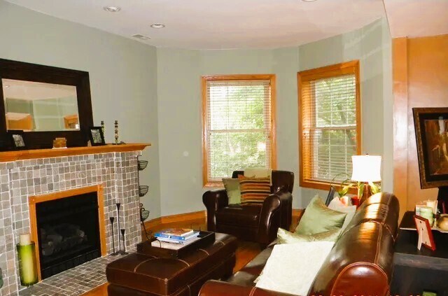 Building Photo - 5336 S Prairie Ave